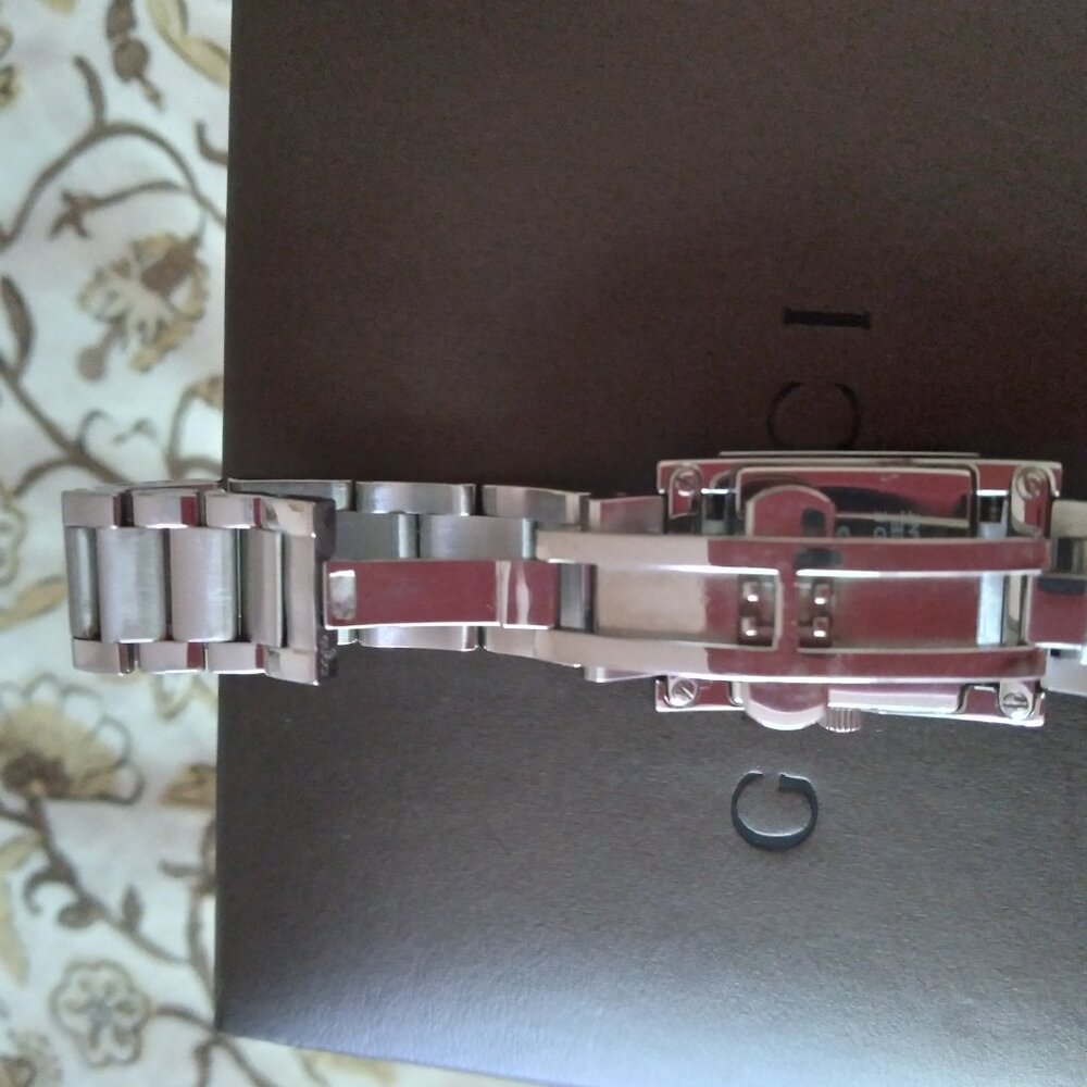 Gucci Watch Women's - Picture 4 of 7